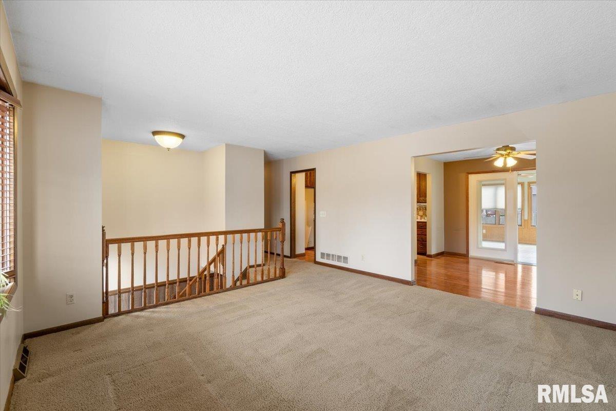 1317 W 43rd Street, Davenport, Iowa image 12