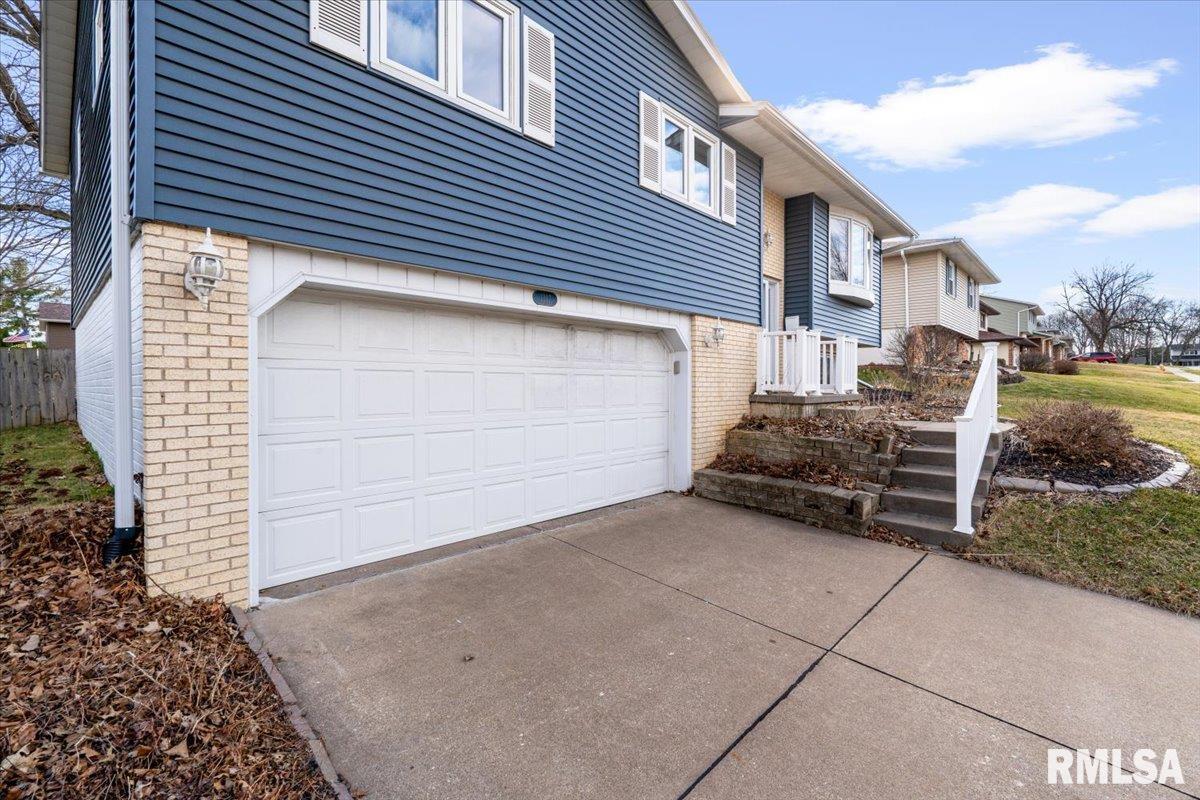 1317 W 43rd Street, Davenport, Iowa image 6