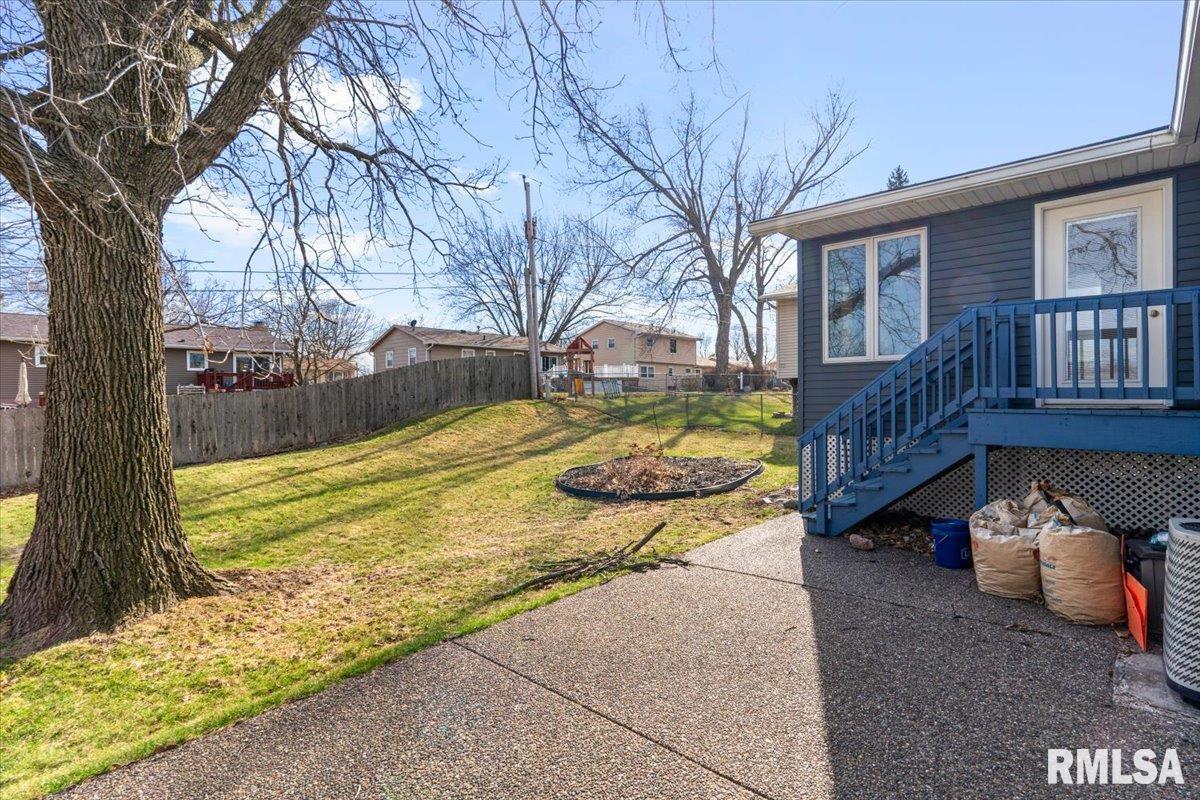 1317 W 43rd Street, Davenport, Iowa image 11