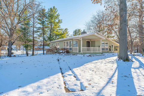 Homes For Sale - 123 20th Street<br/> Logan County, Lincoln, IL 62656