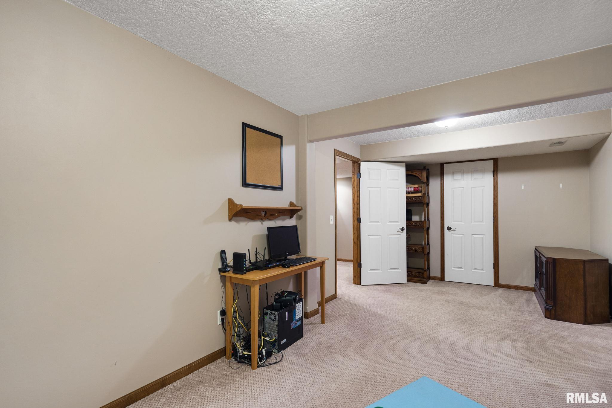 342 Heather Glen Drive, Eldridge, Iowa image 35