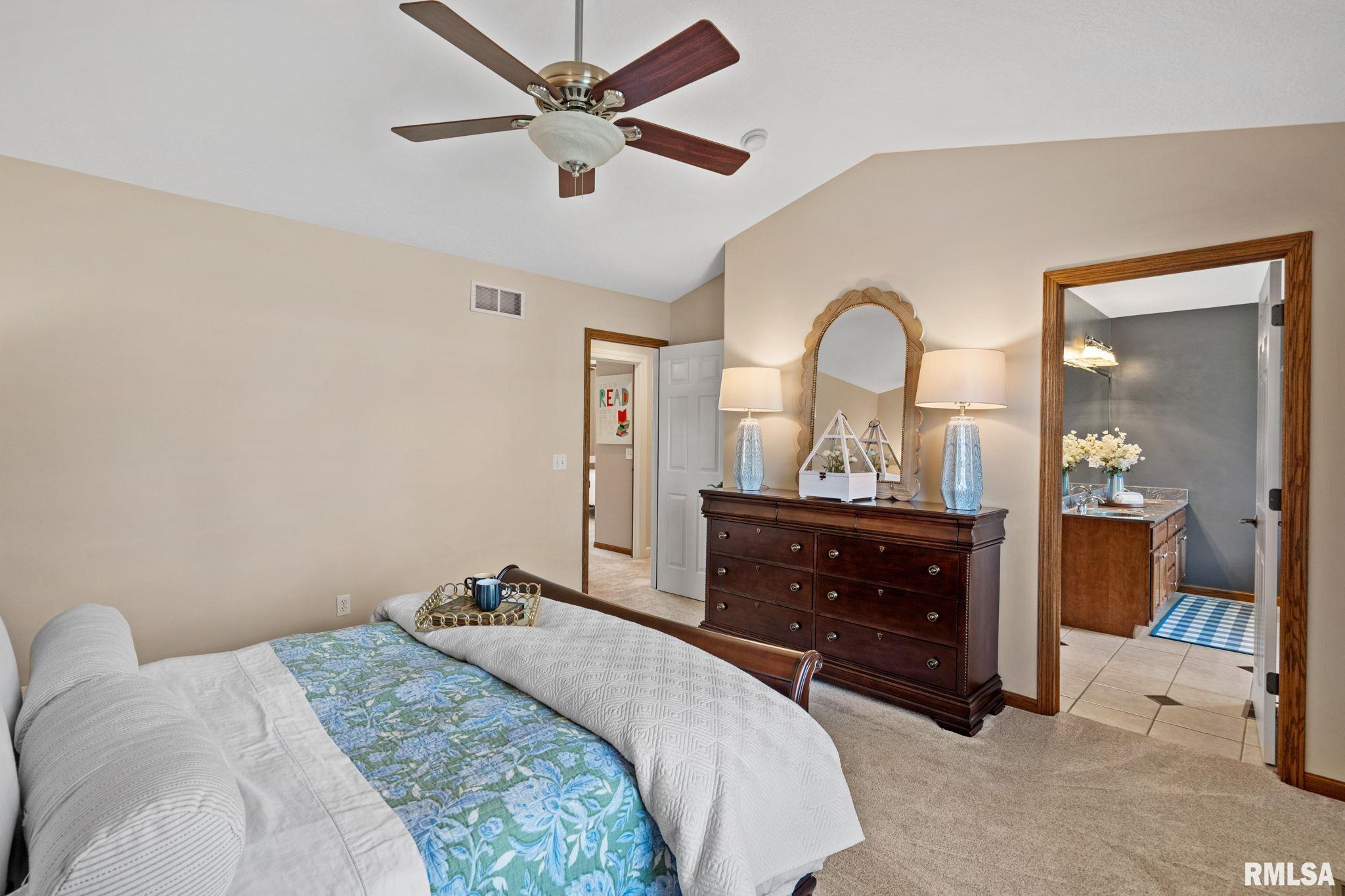 342 Heather Glen Drive, Eldridge, Iowa image 18