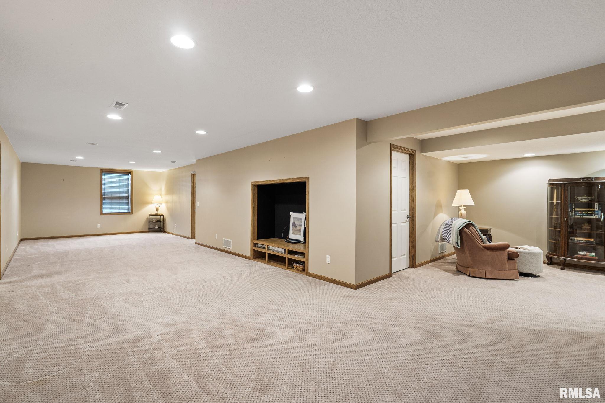 342 Heather Glen Drive, Eldridge, Iowa image 30