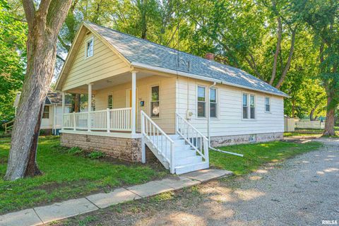Homes For Sale - 1122 Mechanic Street<br/> Pekin, IL 61554
