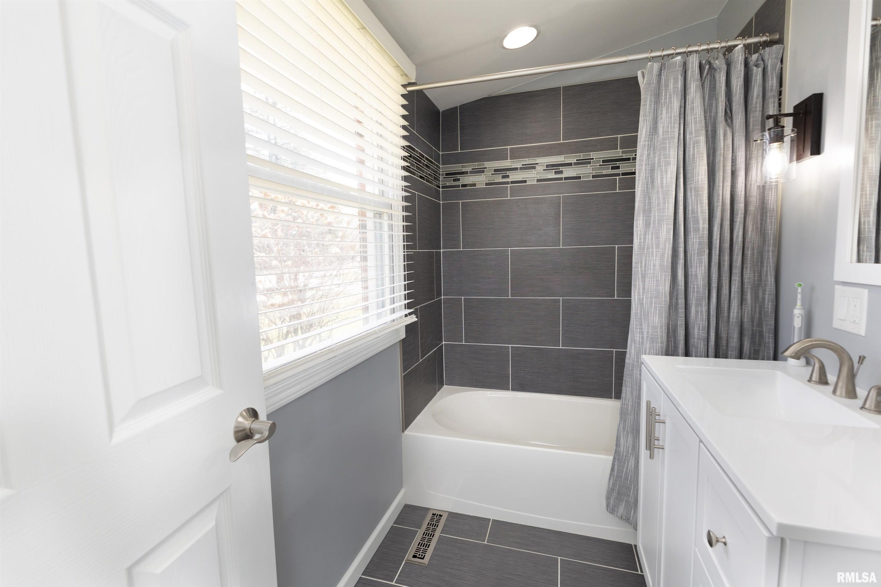 4004 S 46th Street, Quincy, Illinois image 16