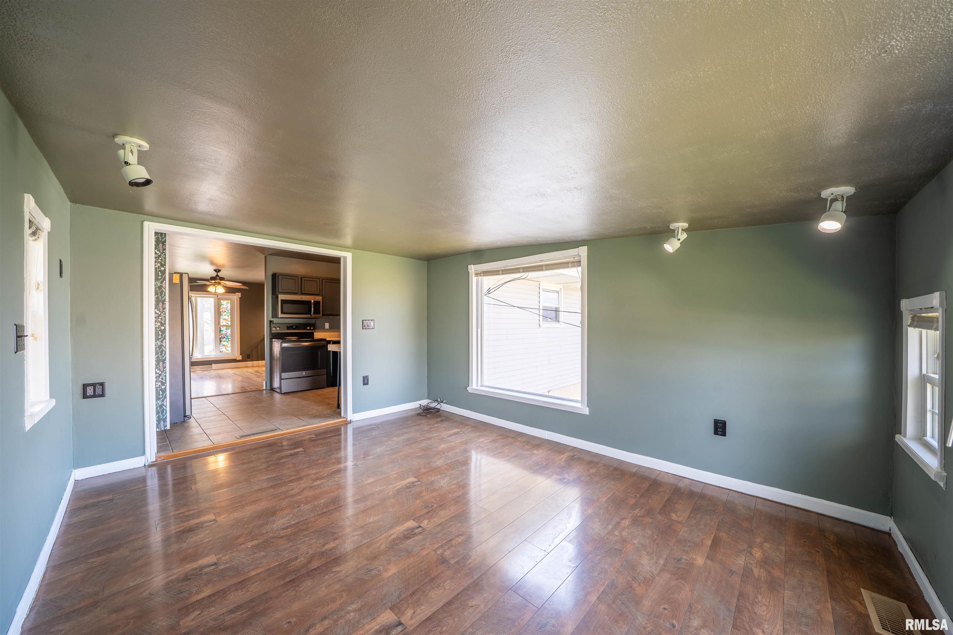 2268 Knollaire Drive, Washington, Illinois image 14