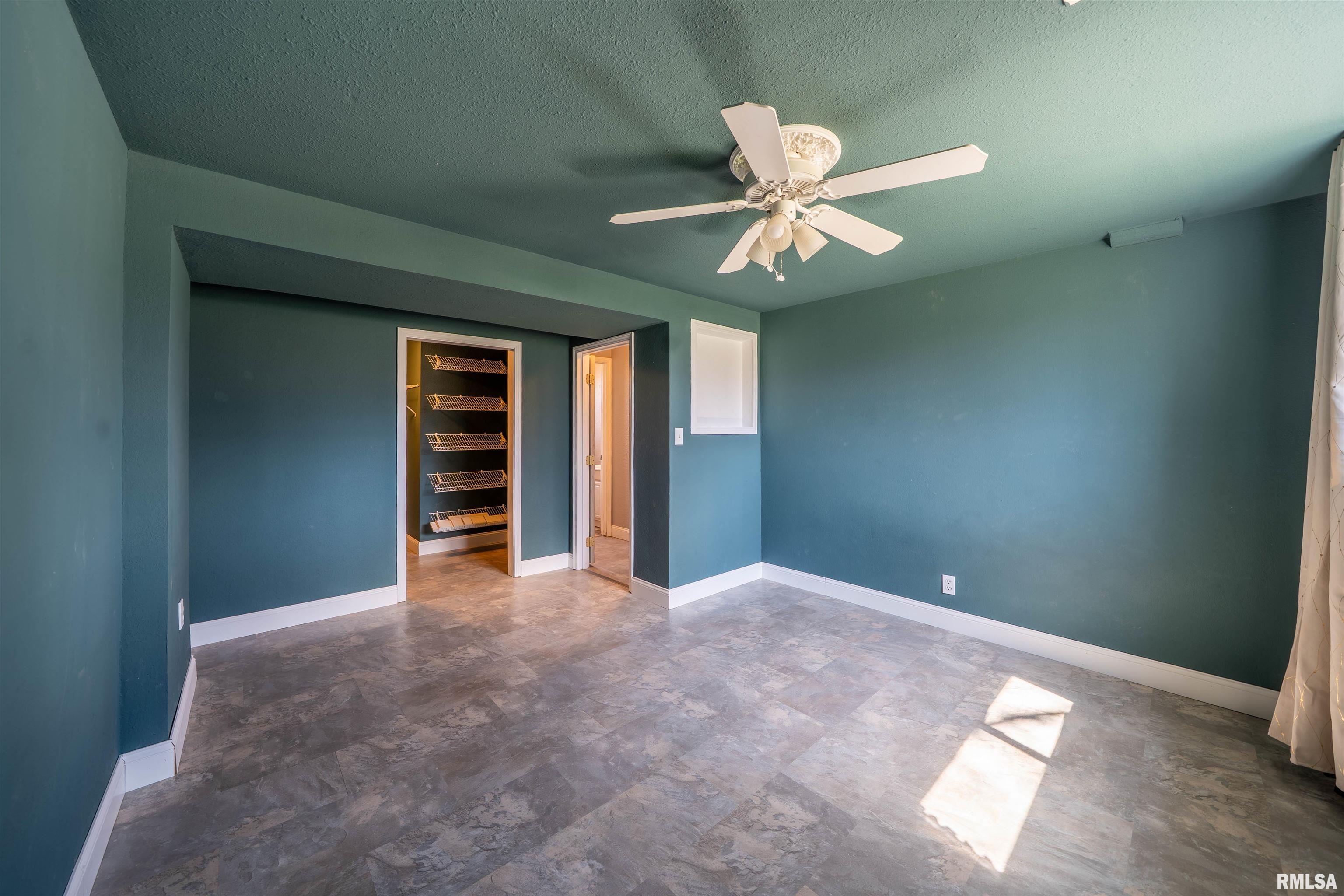 2268 Knollaire Drive, Washington, Illinois image 37