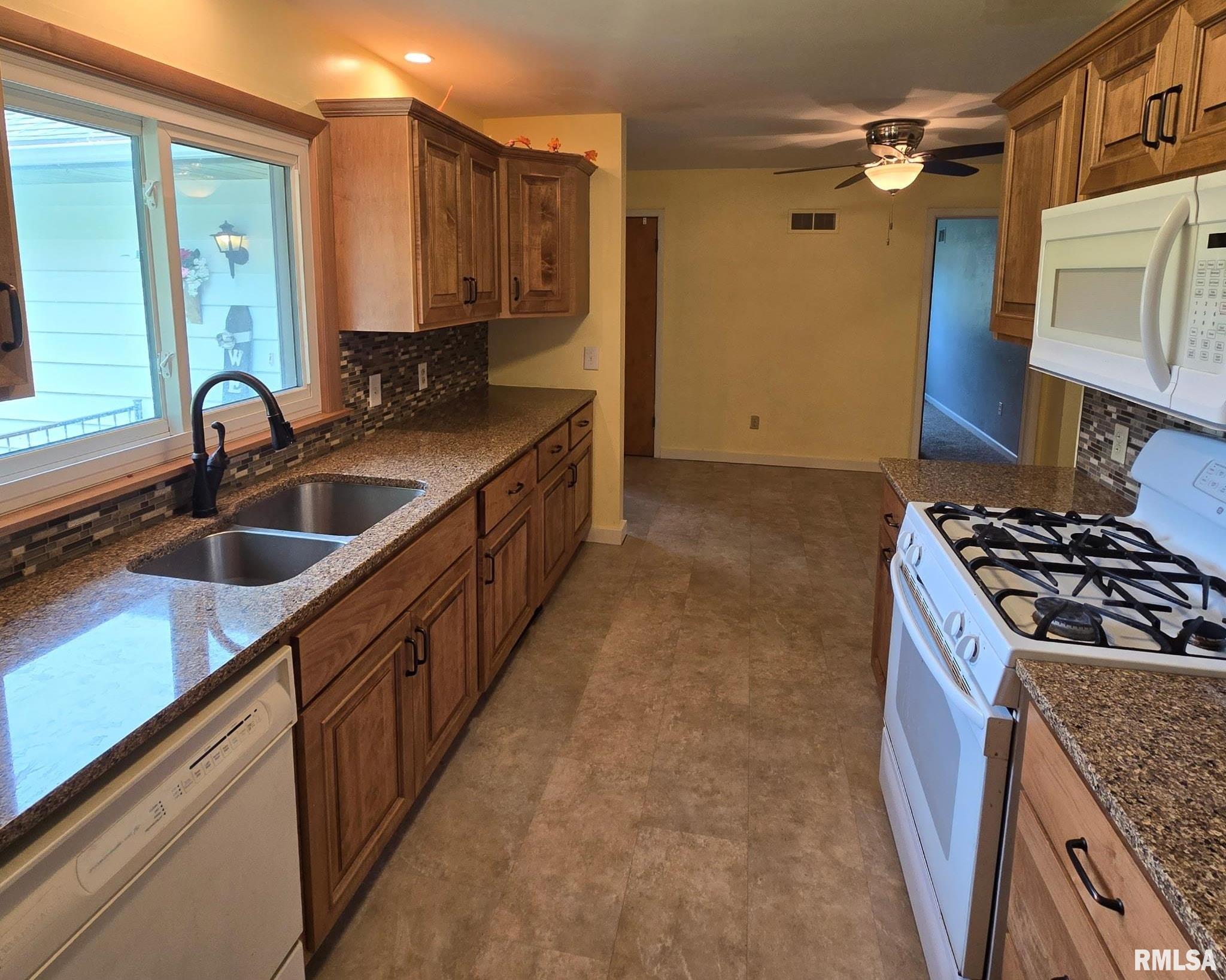 4928 W Farmington Road, Peoria, Illinois image 10