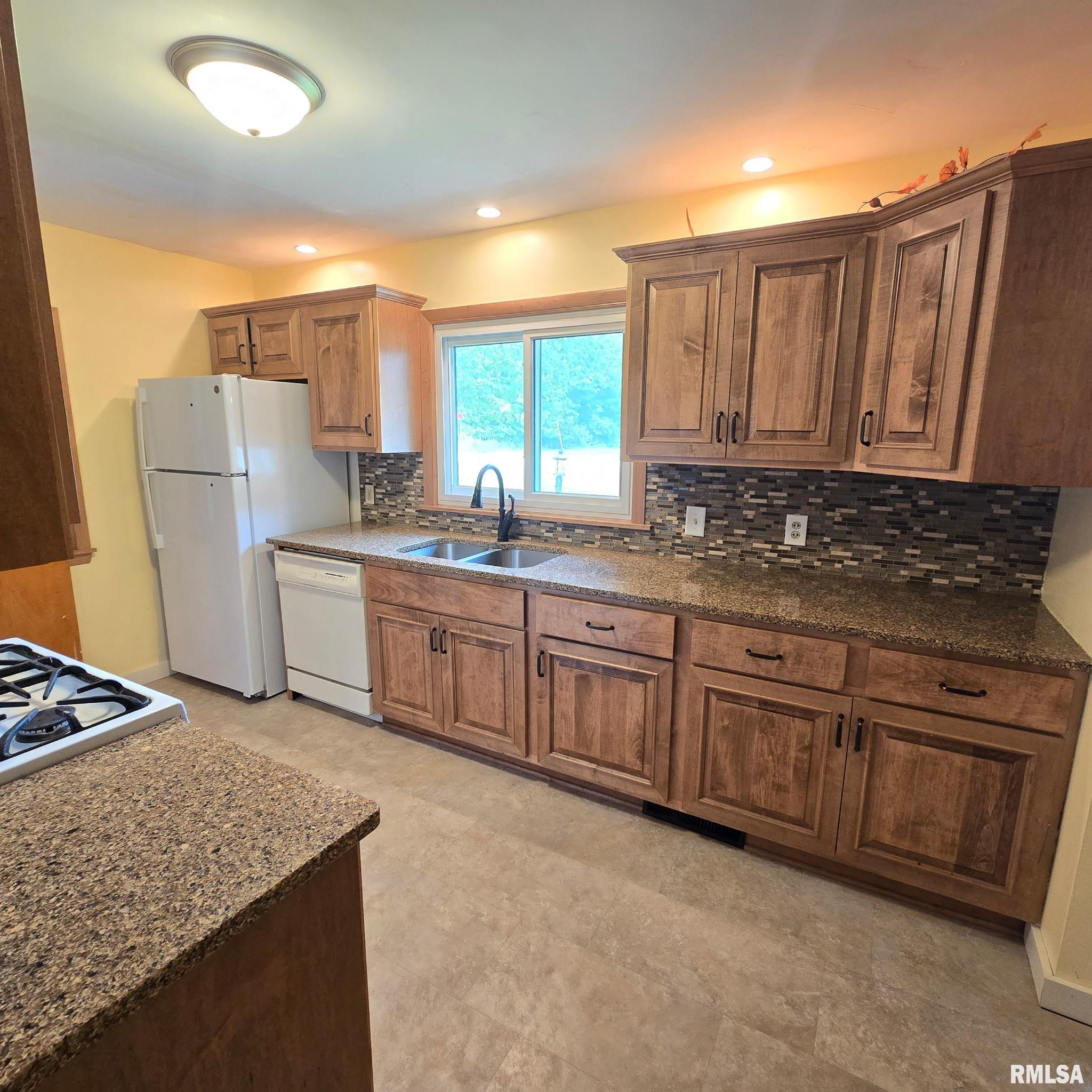 4928 W Farmington Road, Peoria, Illinois image 8