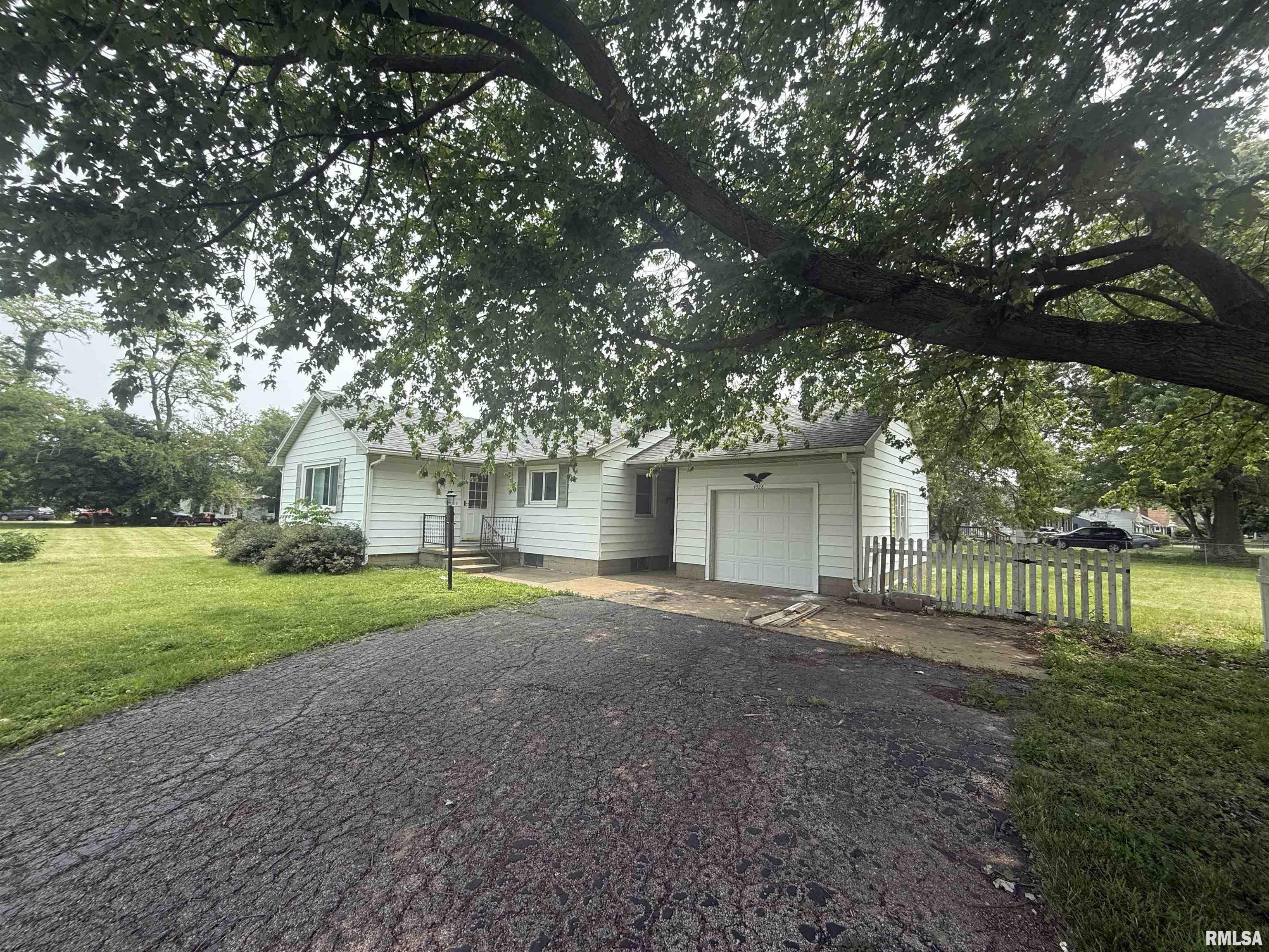 4928 W Farmington Road, Peoria, Illinois image 3