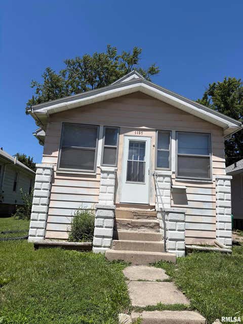 Homes For Rent - 1107 W Gilbert Avenue<br/> Peoria, IL 61604