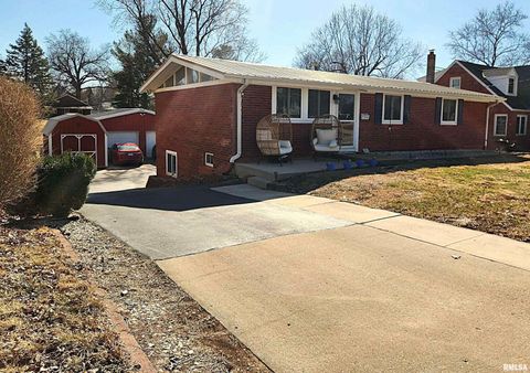 Homes For Sale - 2220 Maple Street<br/> Adams County, Quincy, IL 62301