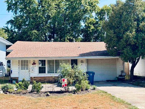 Homes For Sale - 1912 S Whittier Avenue<br/> Sangamon County, Springfield, IL 62704