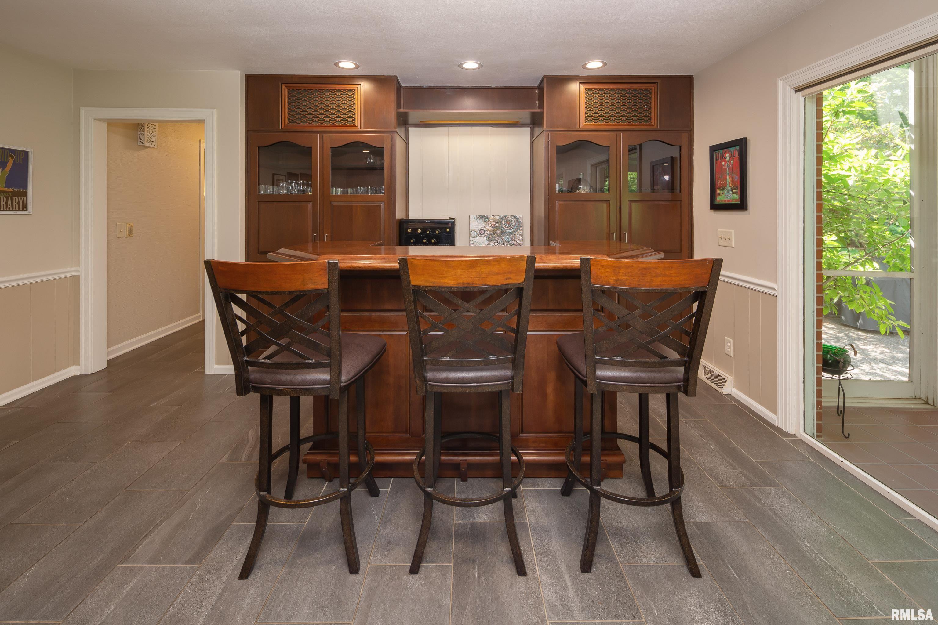 1220 38th Avenue Court, Rock Island, Illinois image 17
