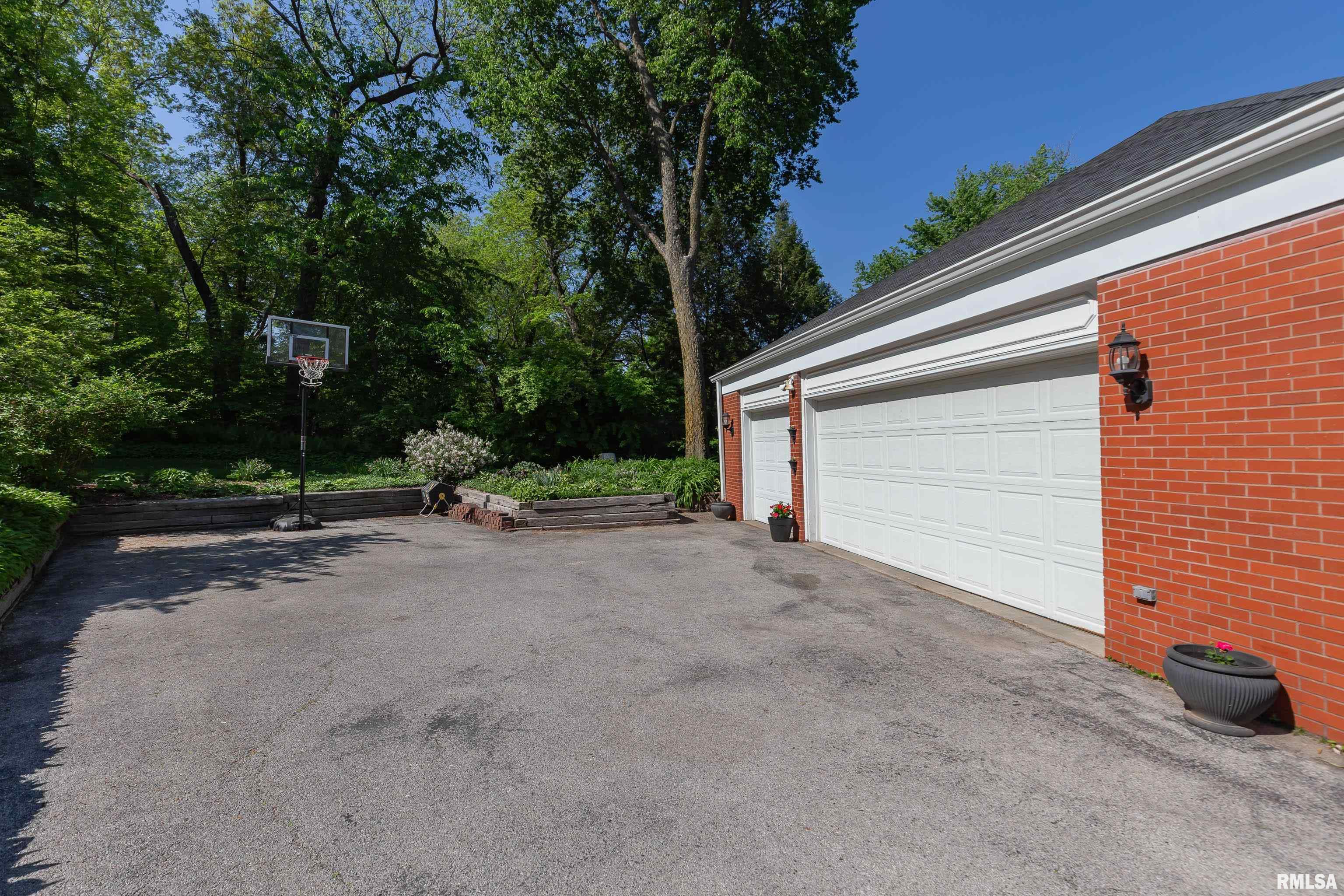 1220 38th Avenue Court, Rock Island, Illinois image 49