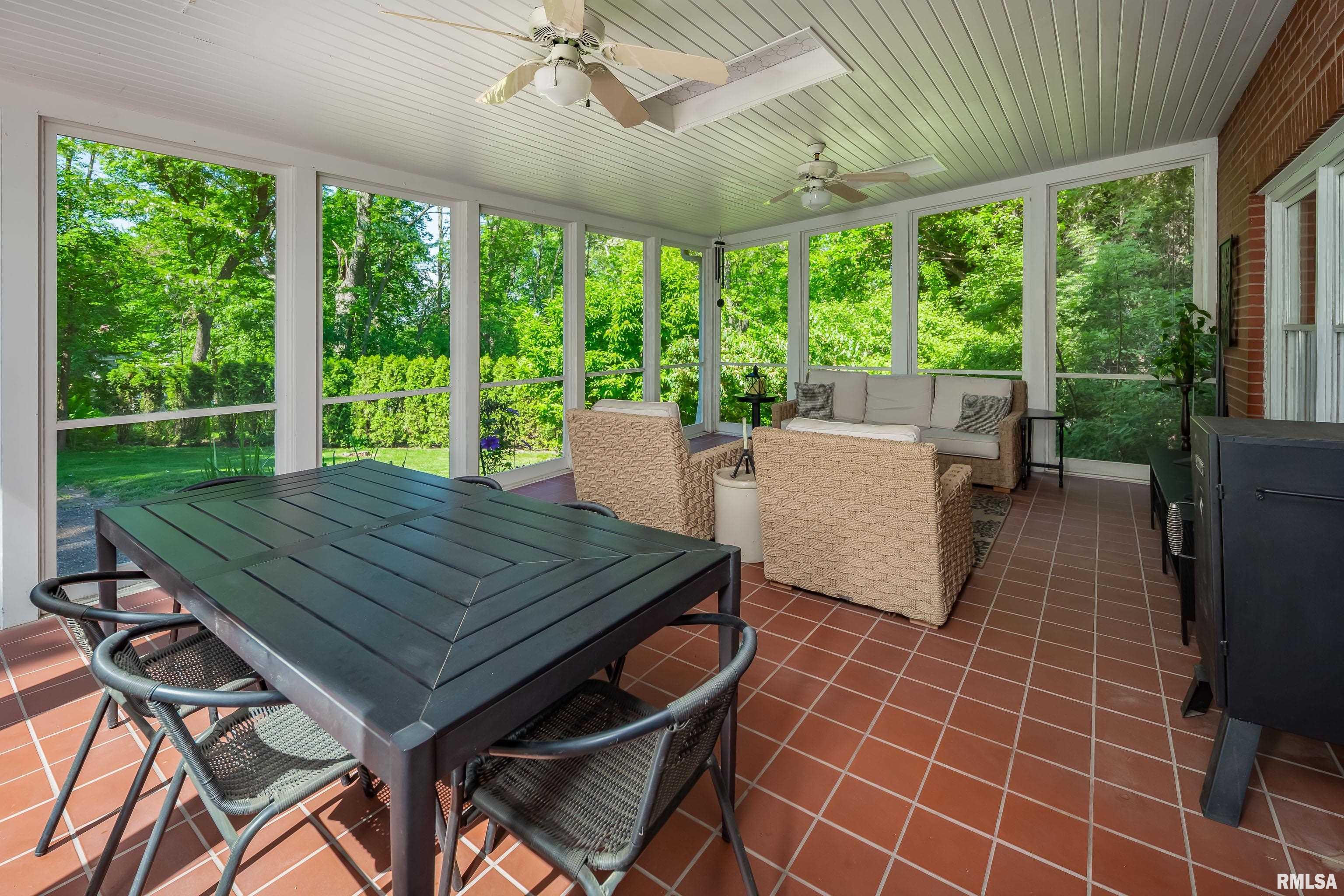 1220 38th Avenue Court, Rock Island, Illinois image 10