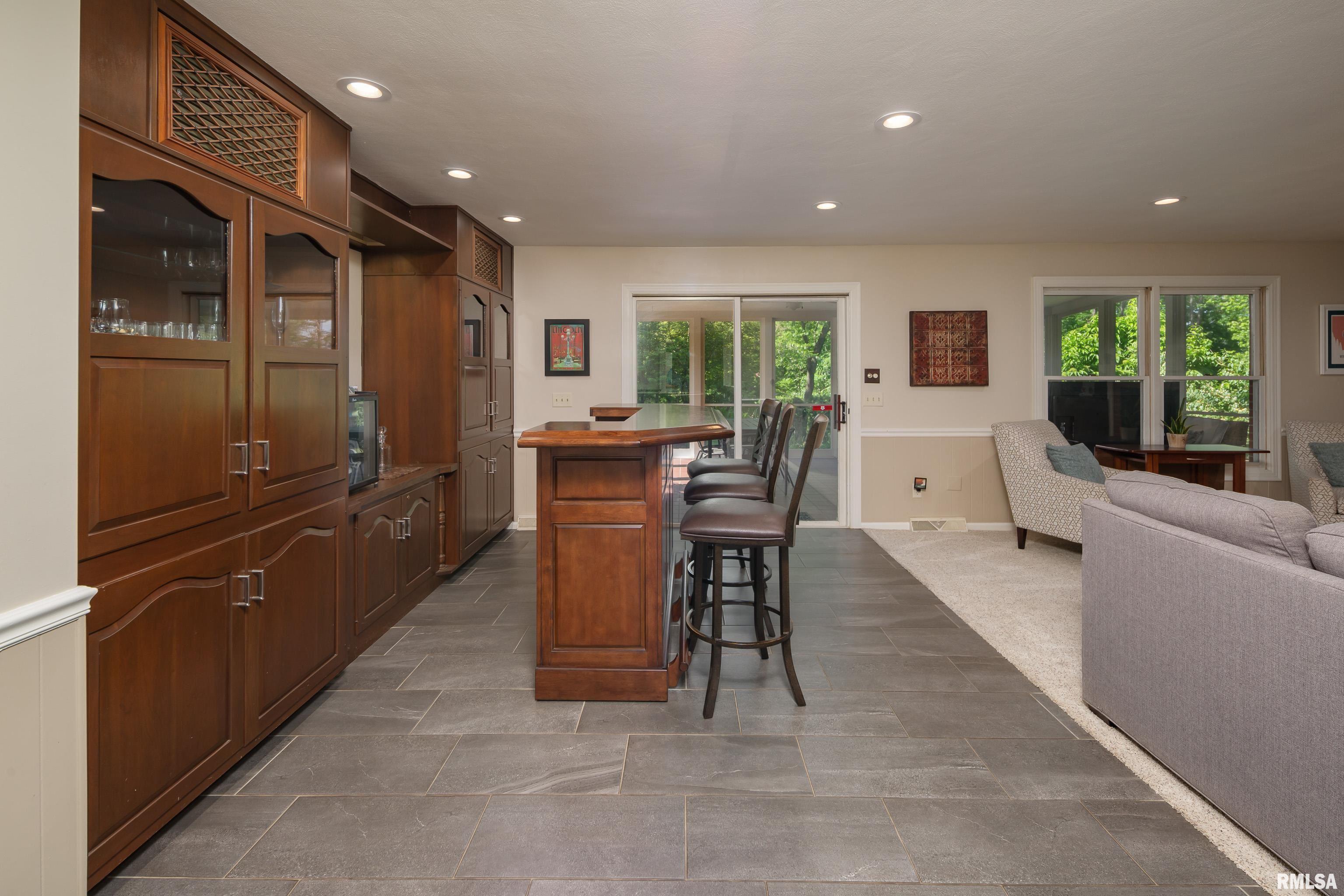 1220 38th Avenue Court, Rock Island, Illinois image 14