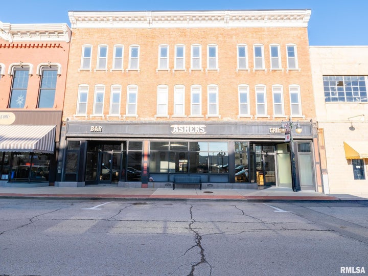 Photo 1 of 44 — 353 COURT Street, Pekin, IL 61554