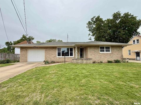 Photo of 1105 S 6TH Street, Pekin, IL 61554 (MLS # PA1266124)
