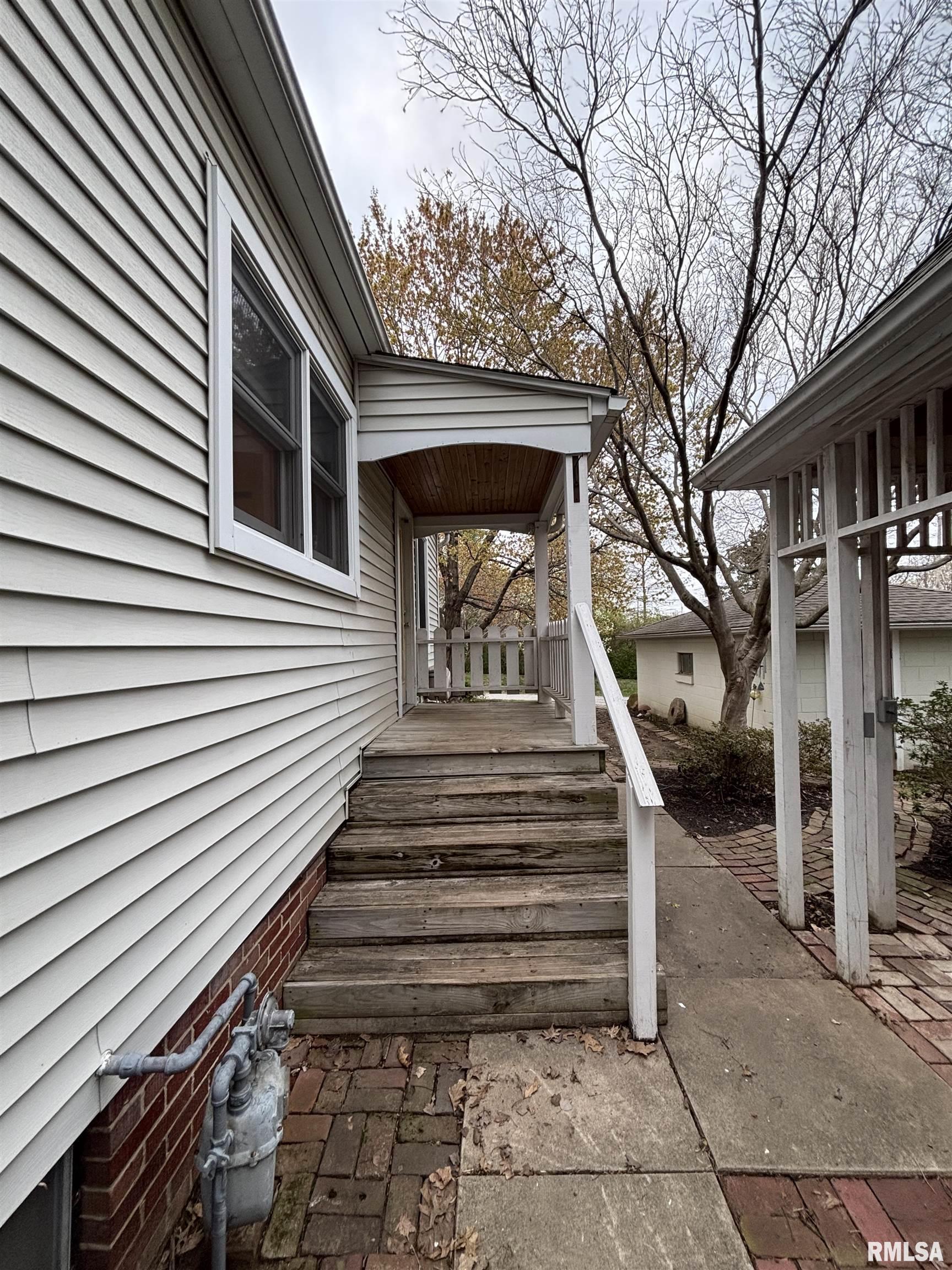 111 N 6th Street, Dahlgren, Illinois image 43