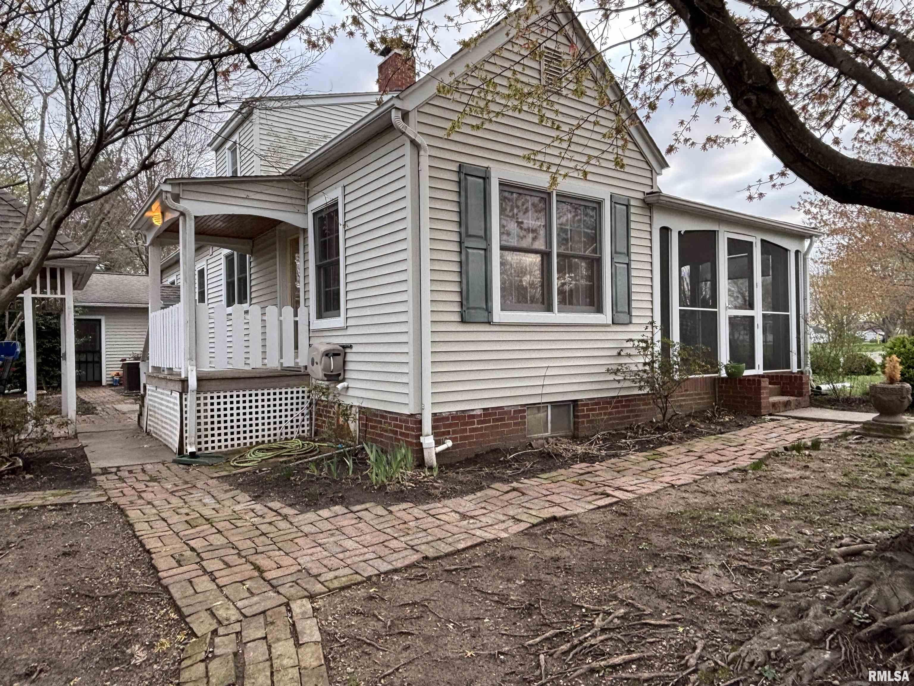 111 N 6th Street, Dahlgren, Illinois image 5