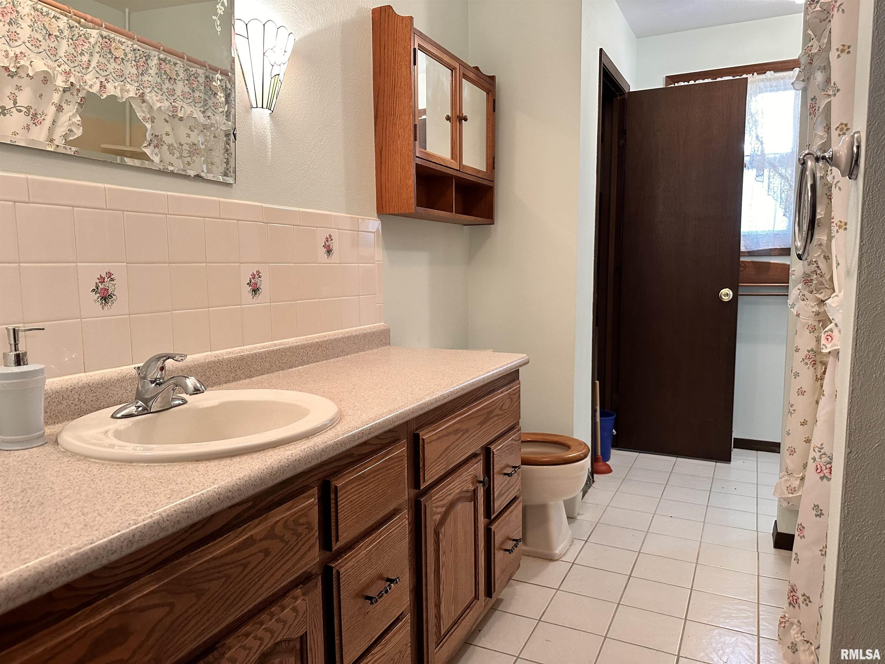 25501 N Wilson Road, Canton, Illinois image 13