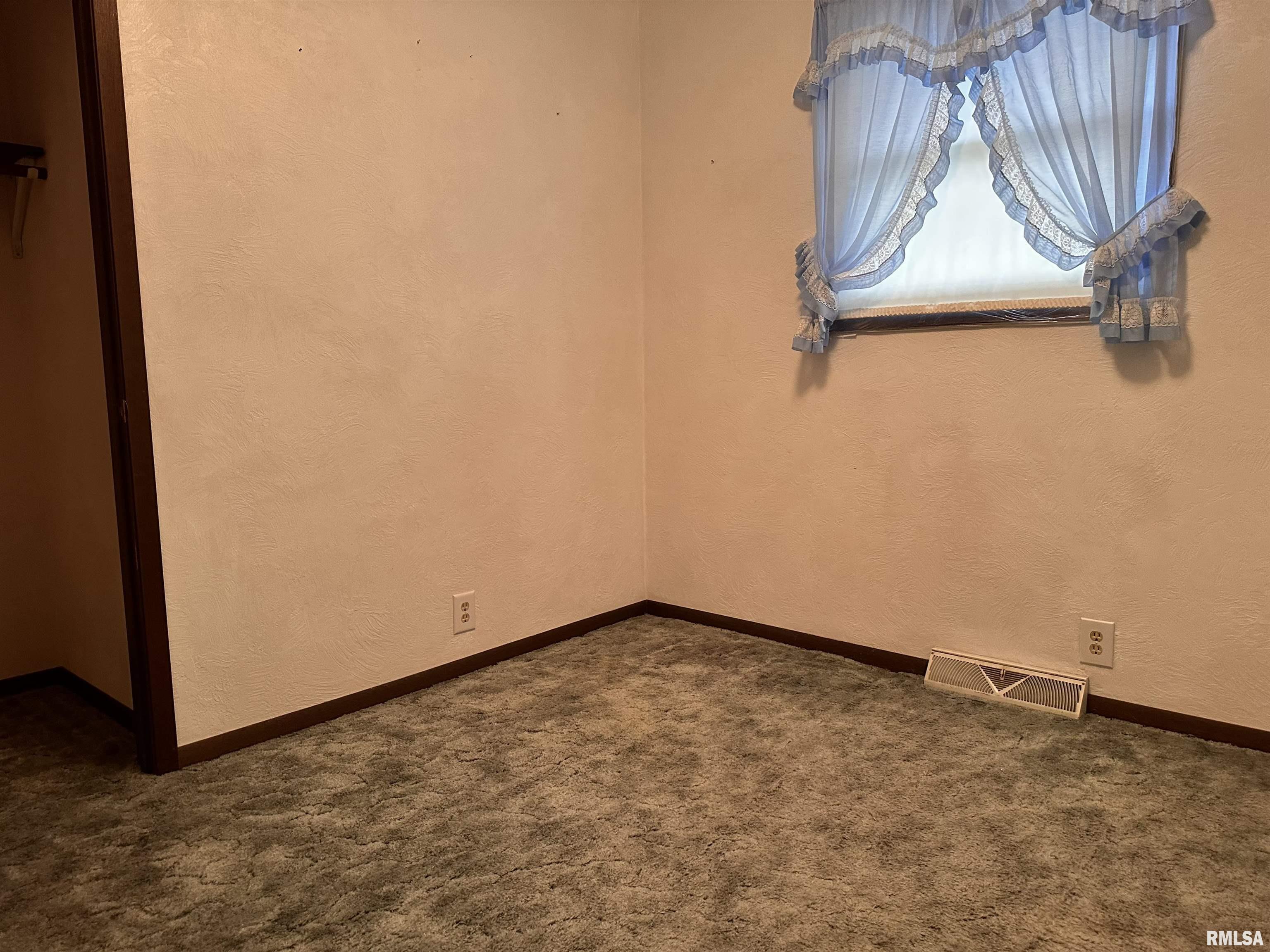 25501 N Wilson Road, Canton, Illinois image 18