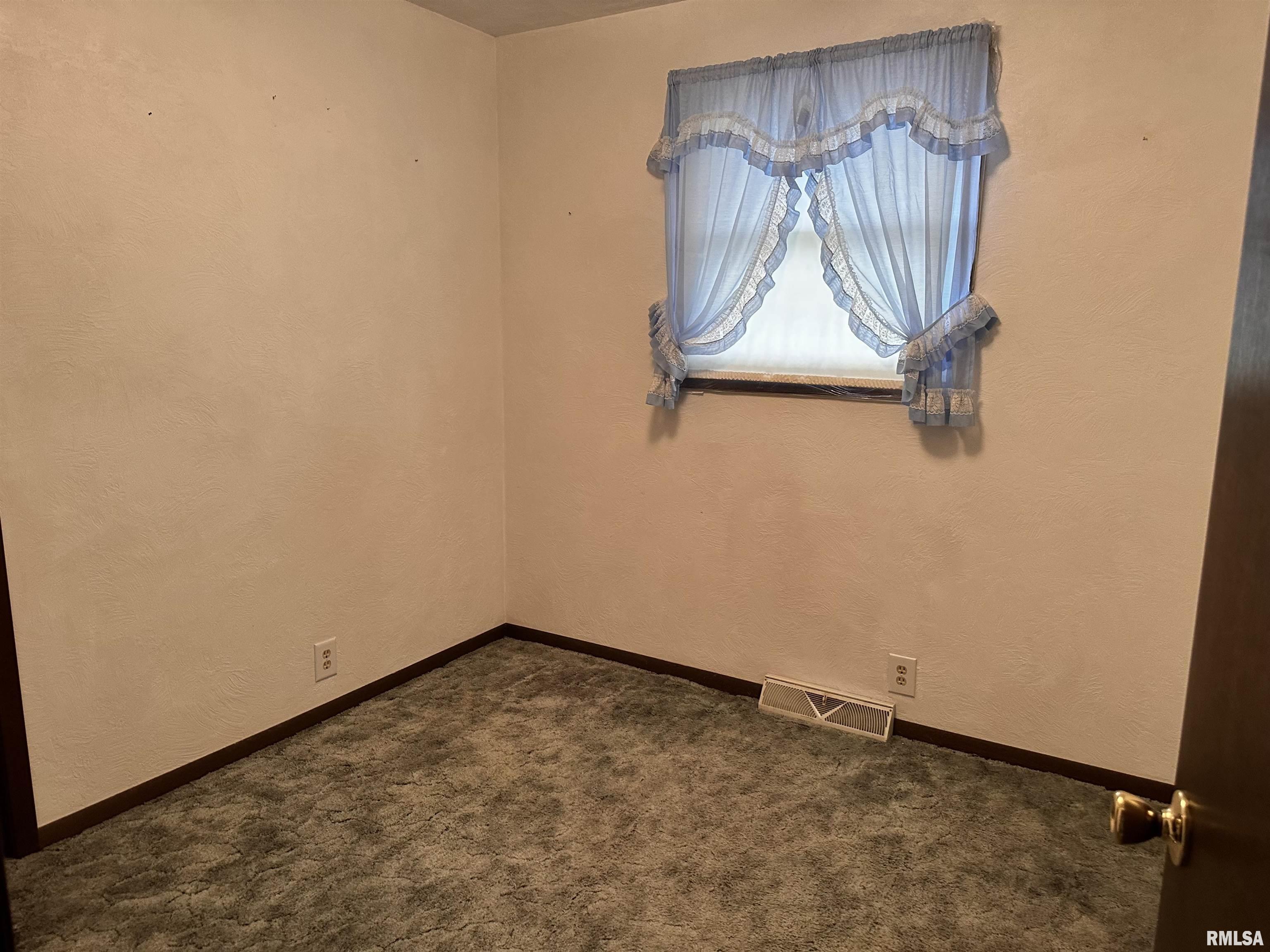 25501 N Wilson Road, Canton, Illinois image 17