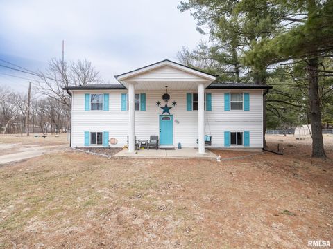 Homes For Sale - 713 Pekin Avenue<br/> Creve Coeur, IL 61610