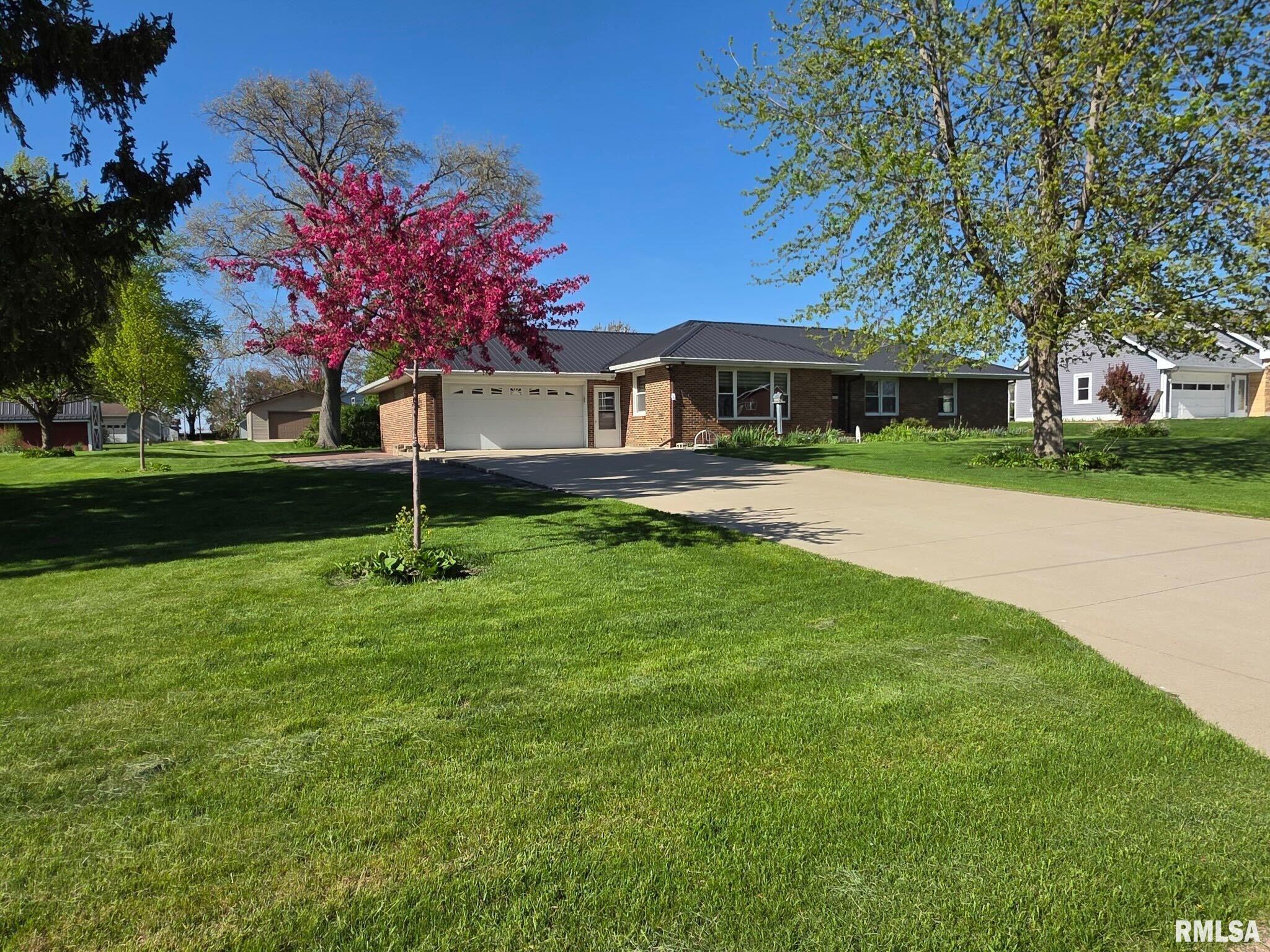 206 E 13th Street, Tipton, Iowa image 2