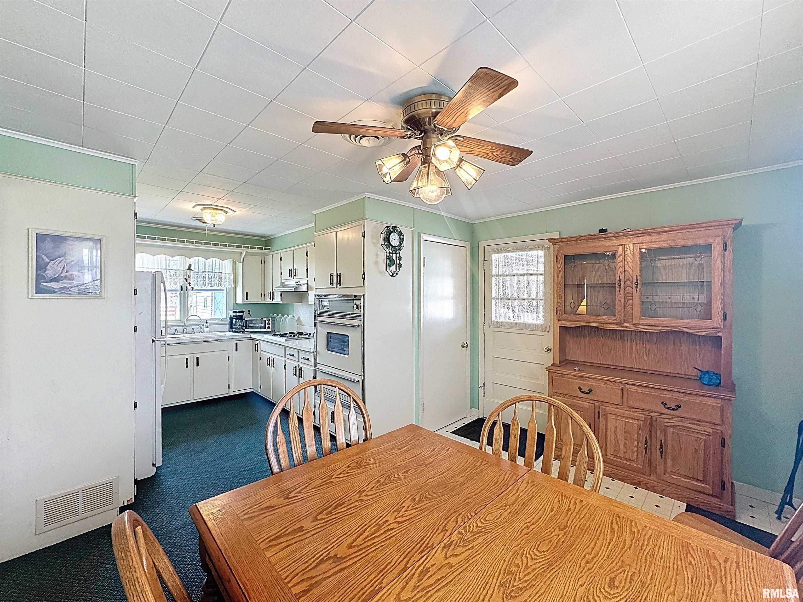 1207 W 53rd Street, Davenport, Iowa image 6