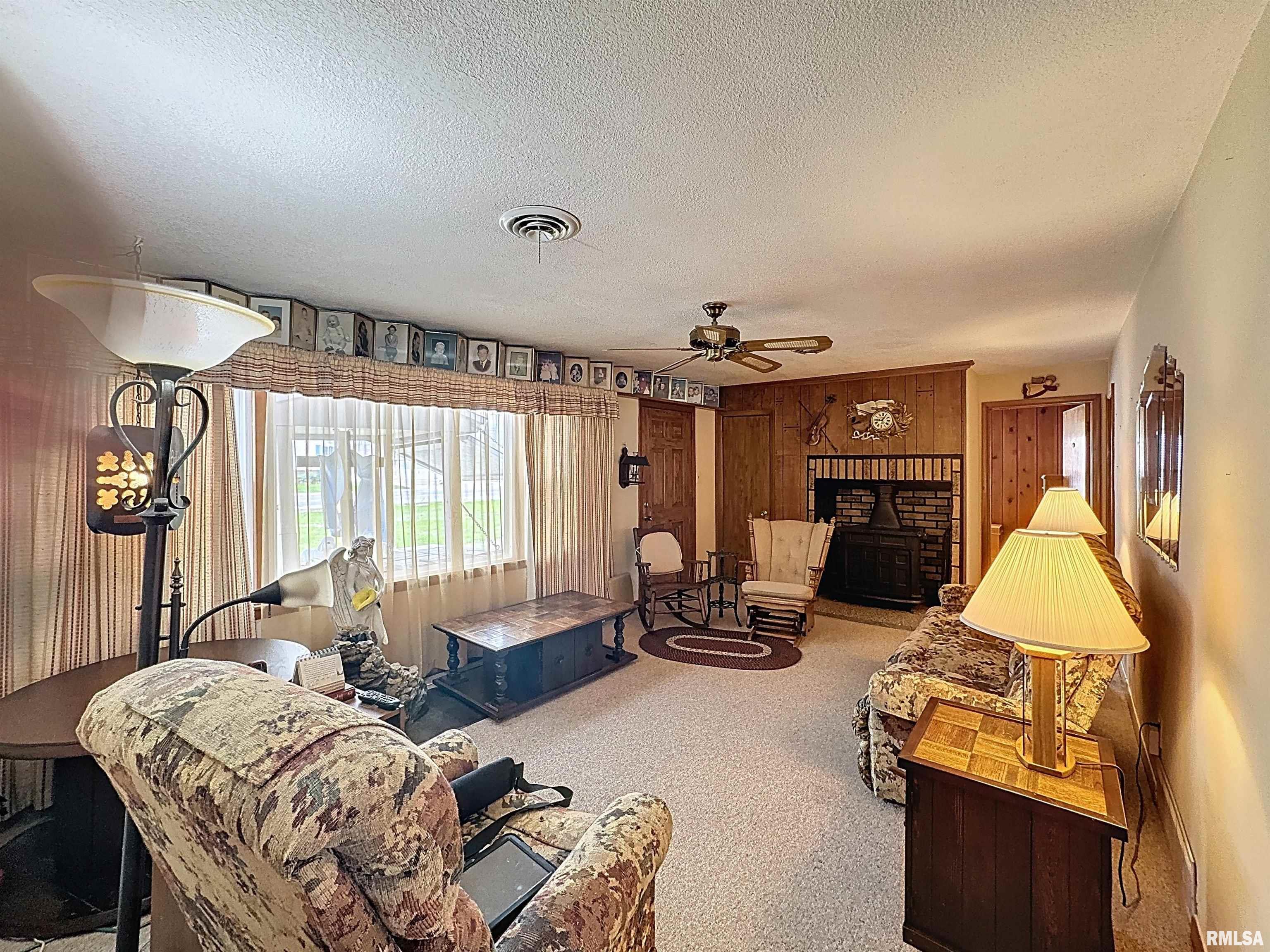 1207 W 53rd Street, Davenport, Iowa image 3