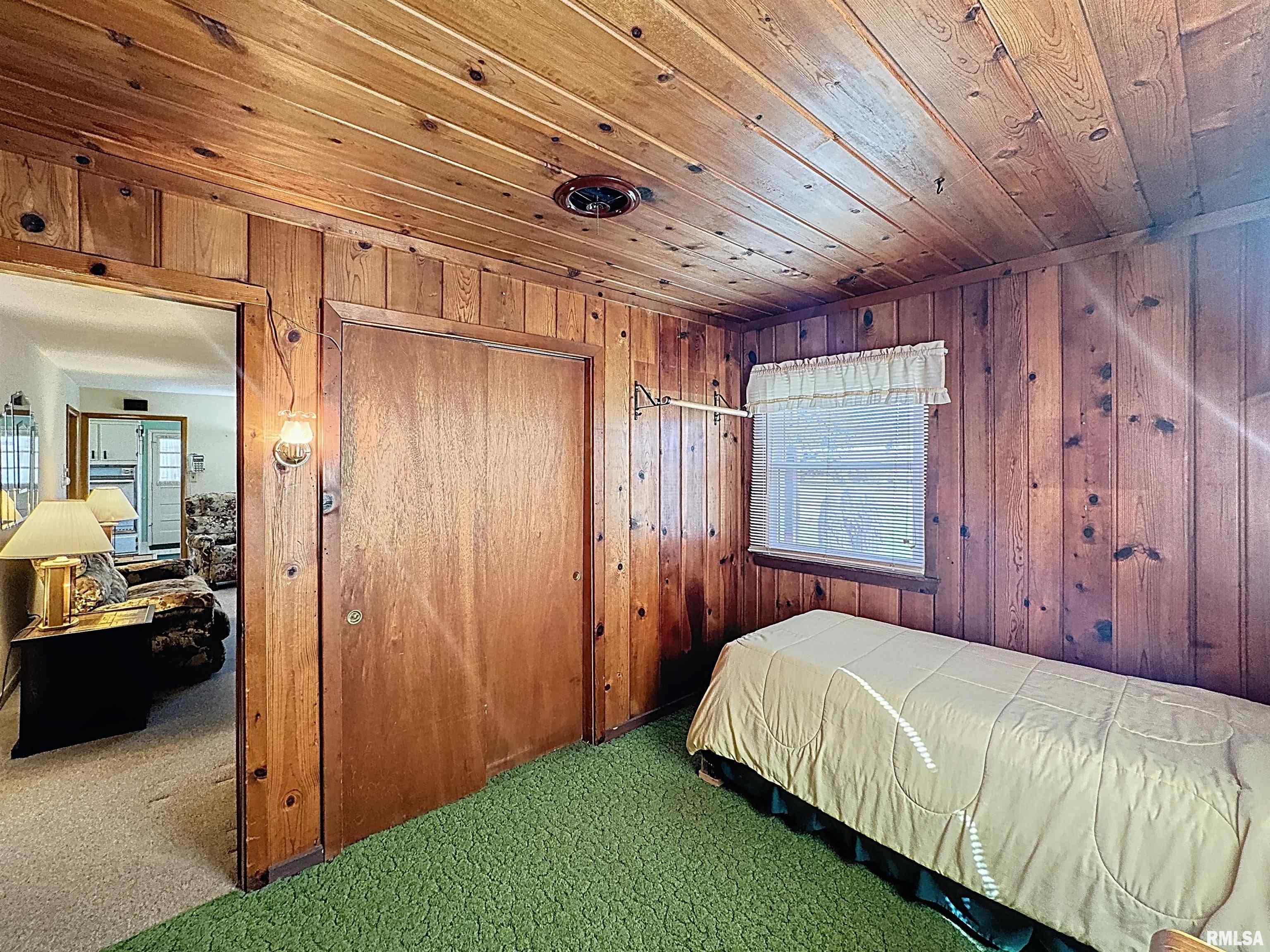 1207 W 53rd Street, Davenport, Iowa image 12