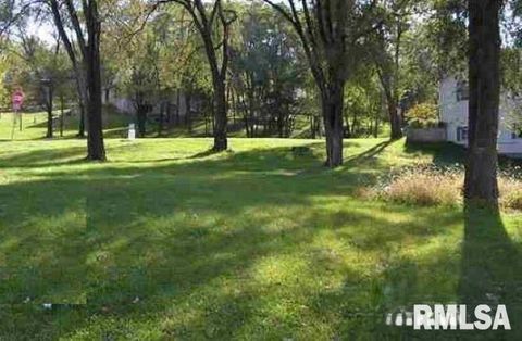Vacant Land For Sale - 1417 N Parkway Drive<br/> Pekin, IL 61554