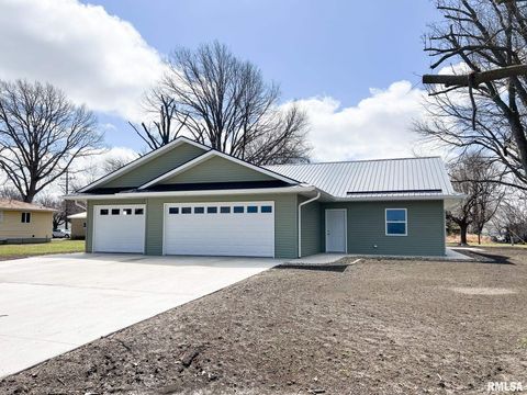 Homes For Sale - 706 W Topeka Street<br/> Toluca, IL 61369