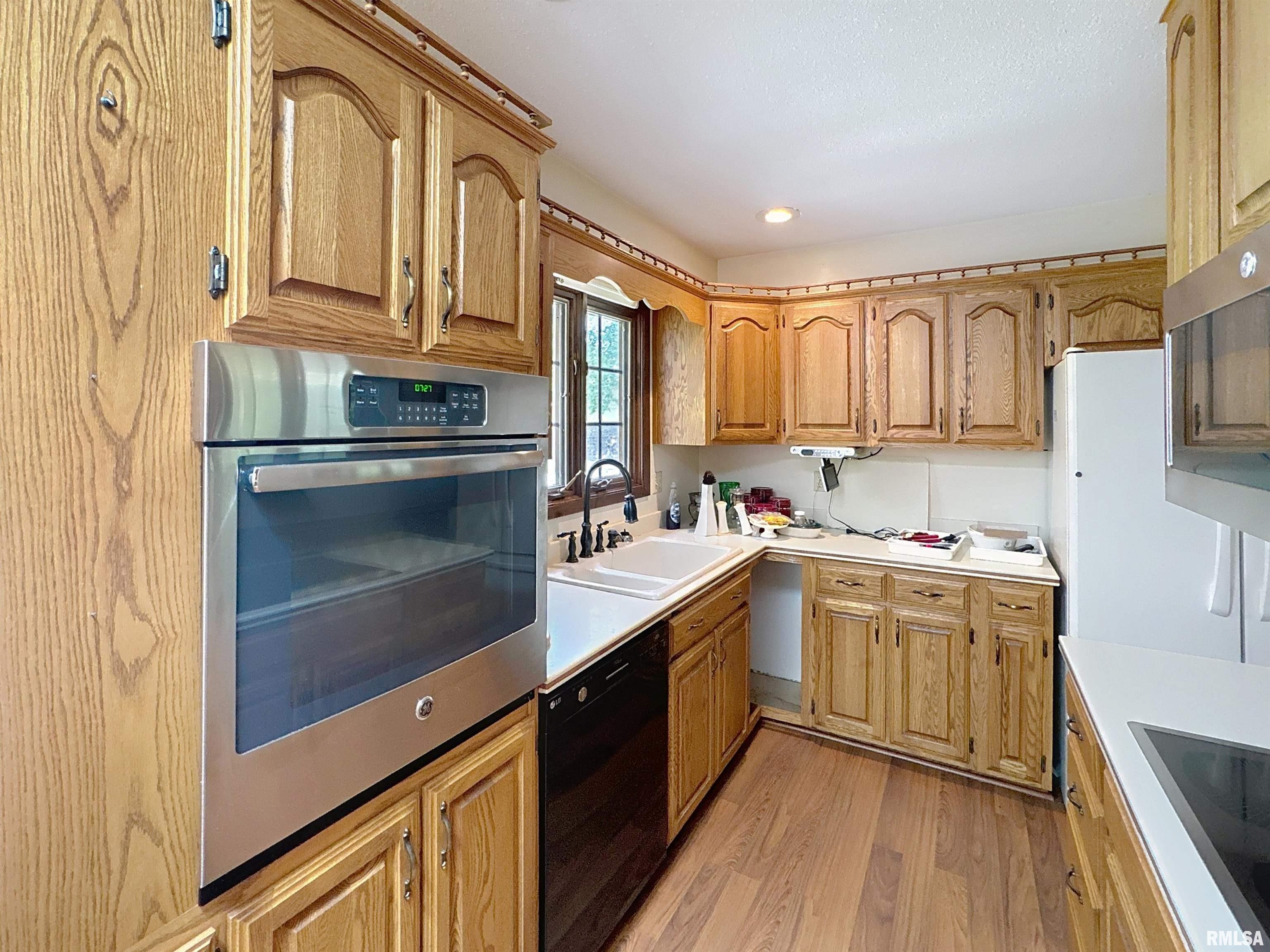 5303 34th Avenue, Moline, Illinois image 6