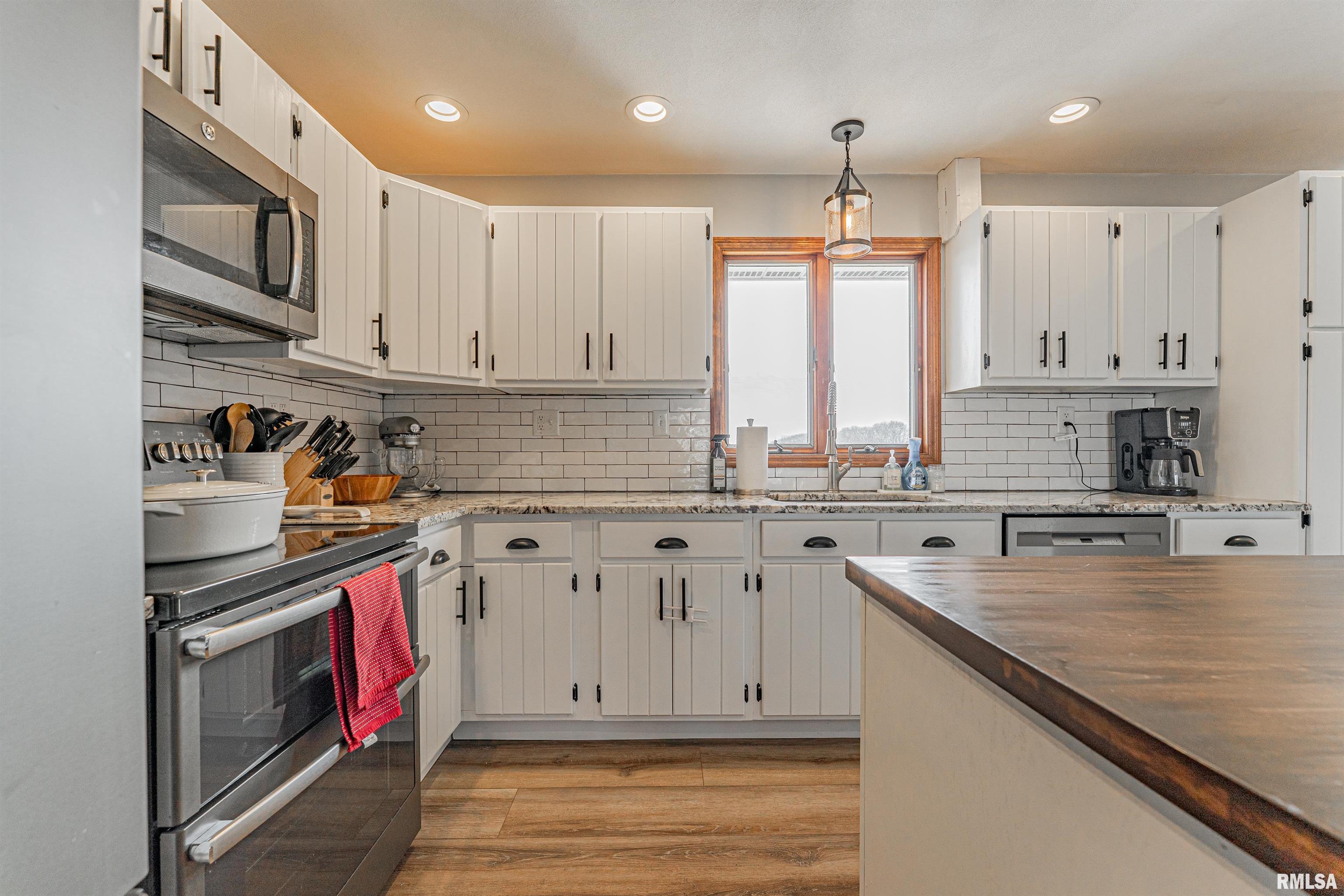 422 Holly Drive, Lincoln, Illinois image 11