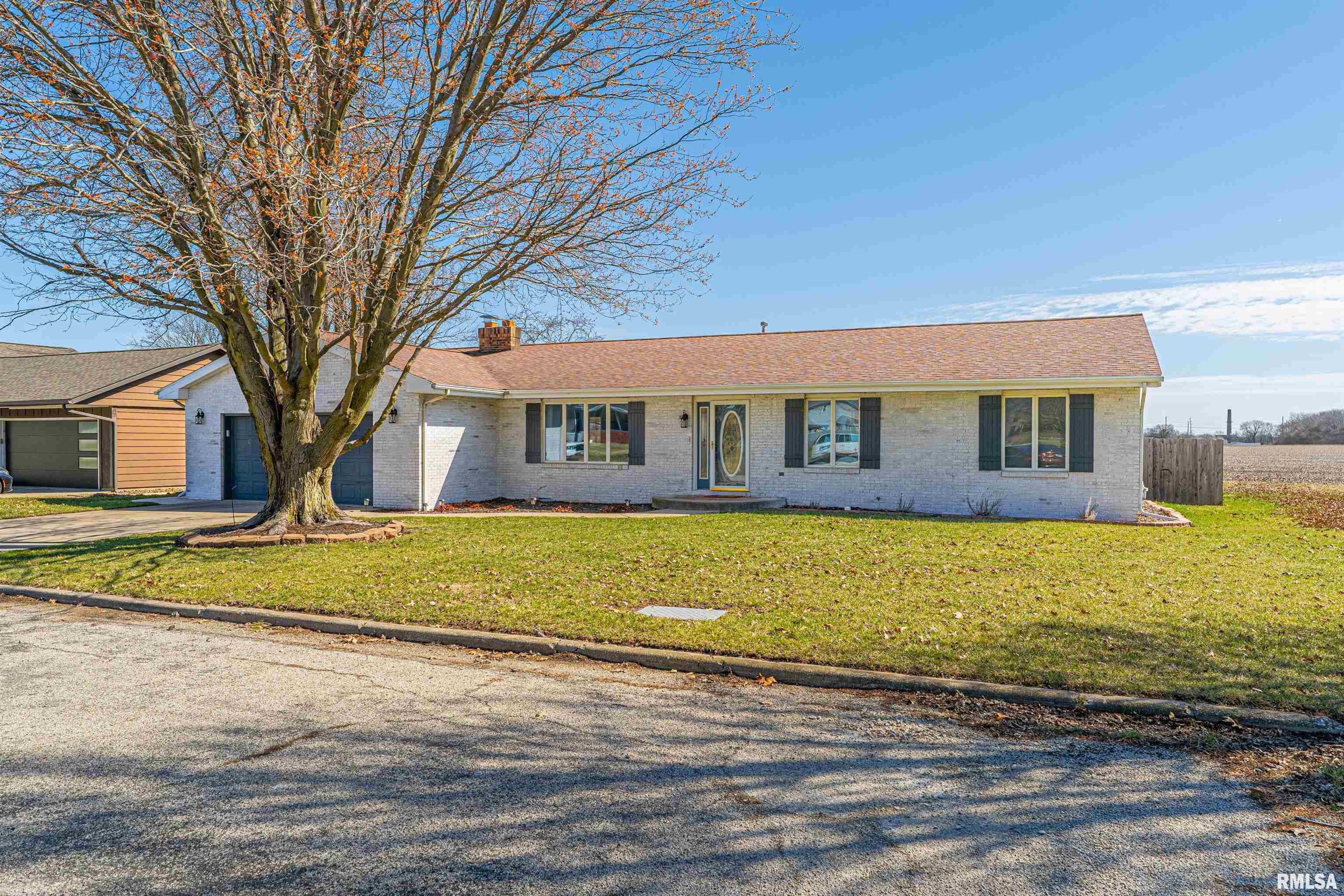 422 Holly Drive, Lincoln, Illinois image 5