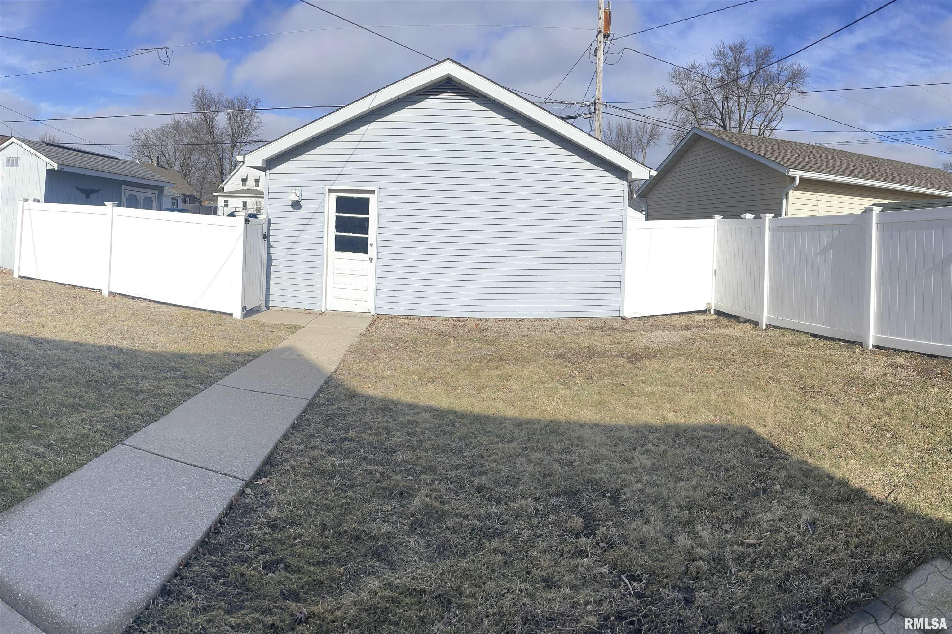 547 25th Avenue, Moline, Illinois image 7