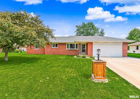 Homes For Sale - 470 E Fernwood Street<br/> Tazewell County, Morton, IL 61550
