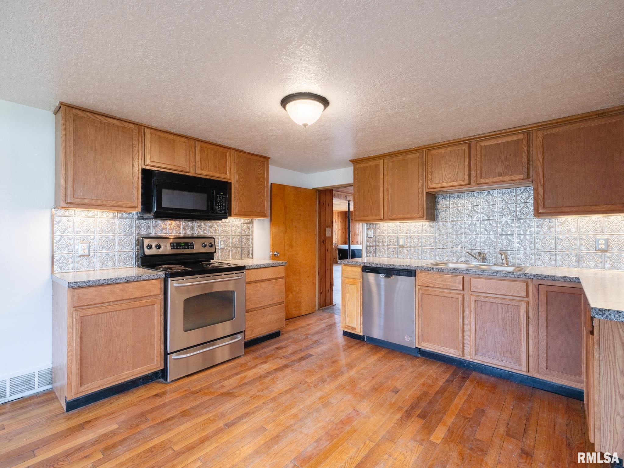 1103 S Schmidt Avenue, Peoria, Illinois image 11