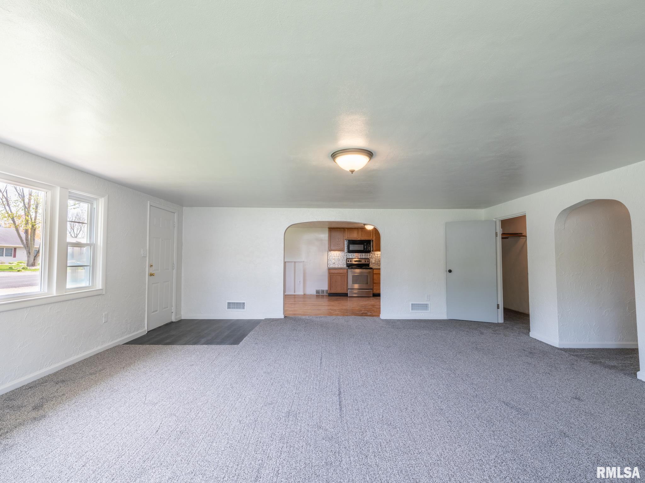1103 S Schmidt Avenue, Peoria, Illinois image 6