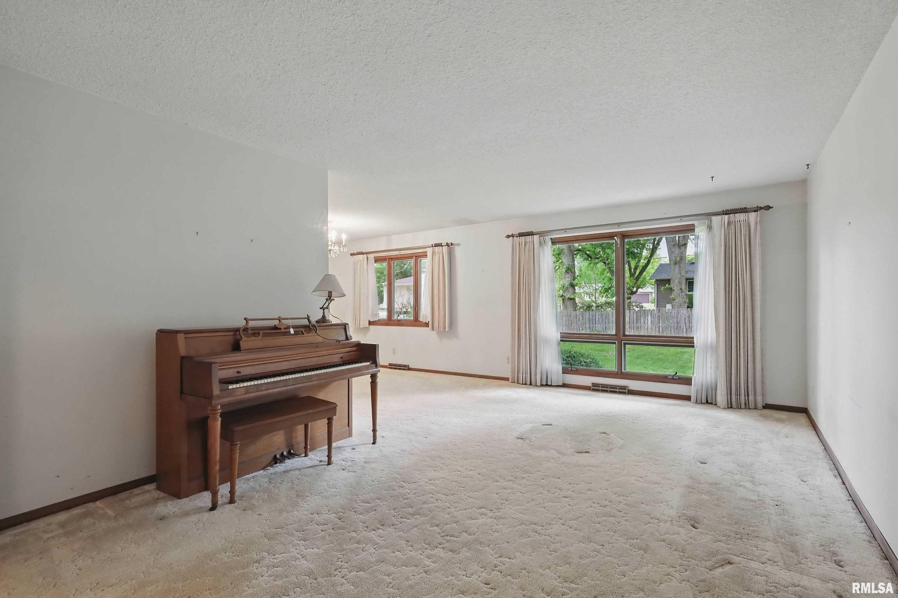 3816 Woodland Court, Davenport, Iowa image 12