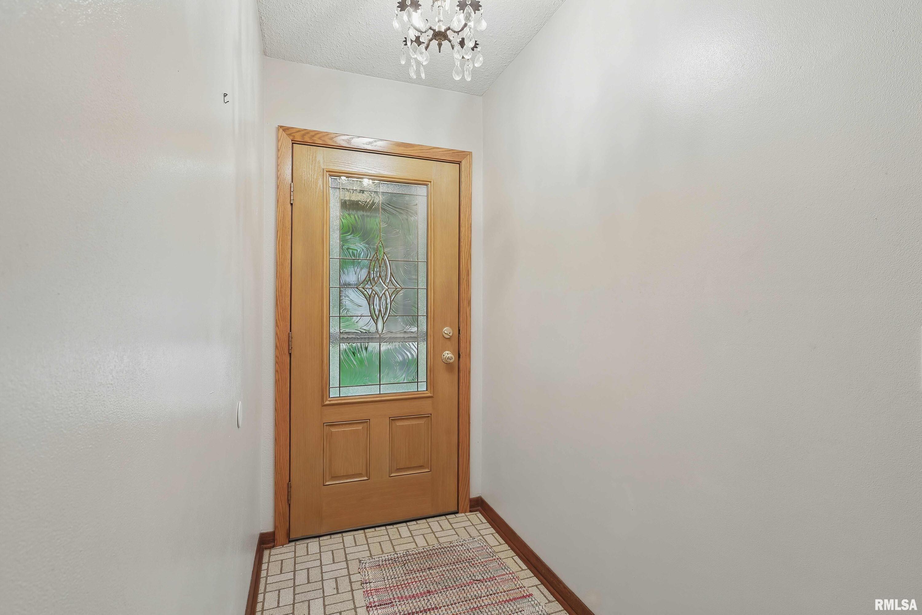 3816 Woodland Court, Davenport, Iowa image 3