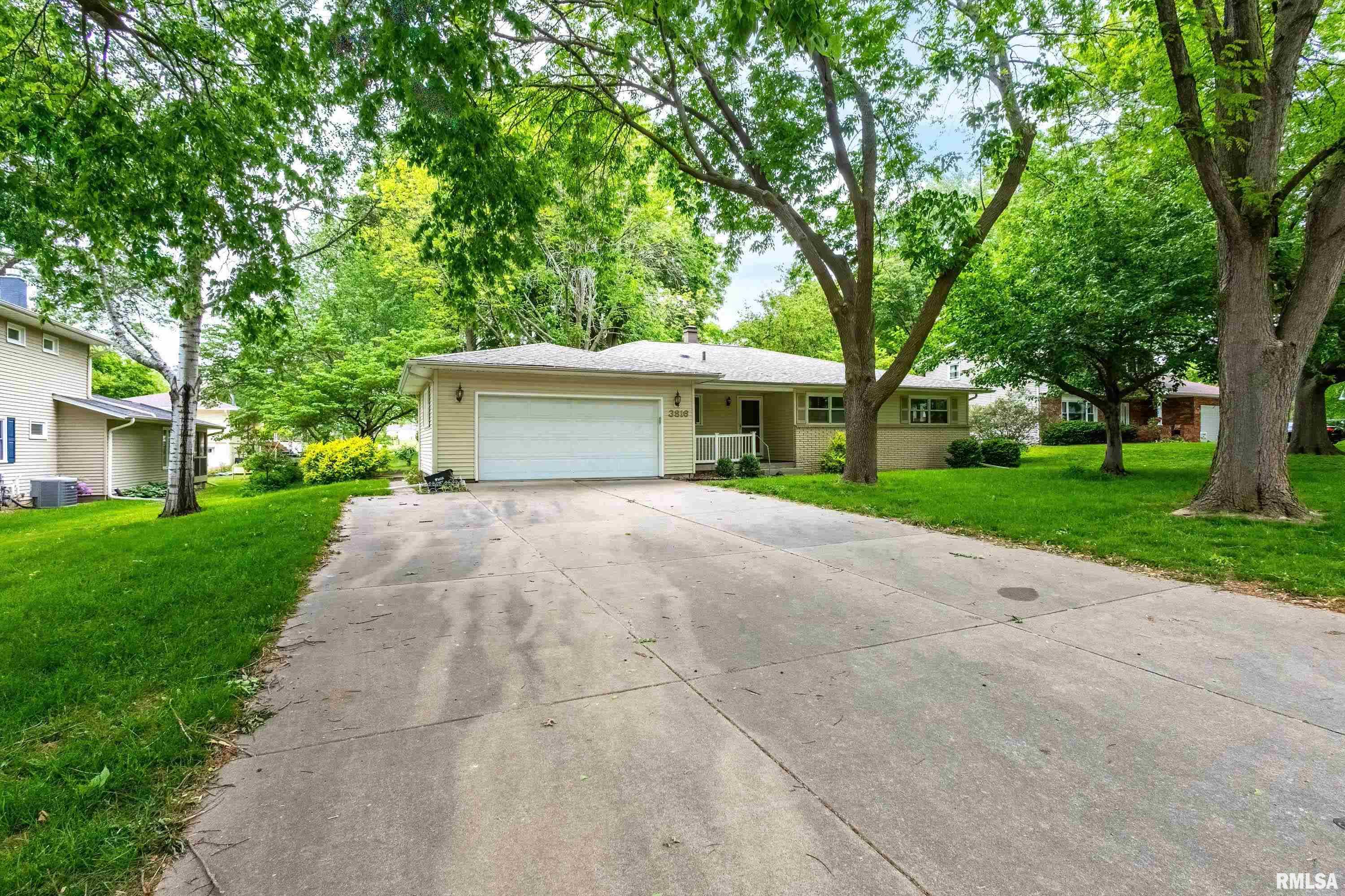 3816 Woodland Court, Davenport, Iowa image 2