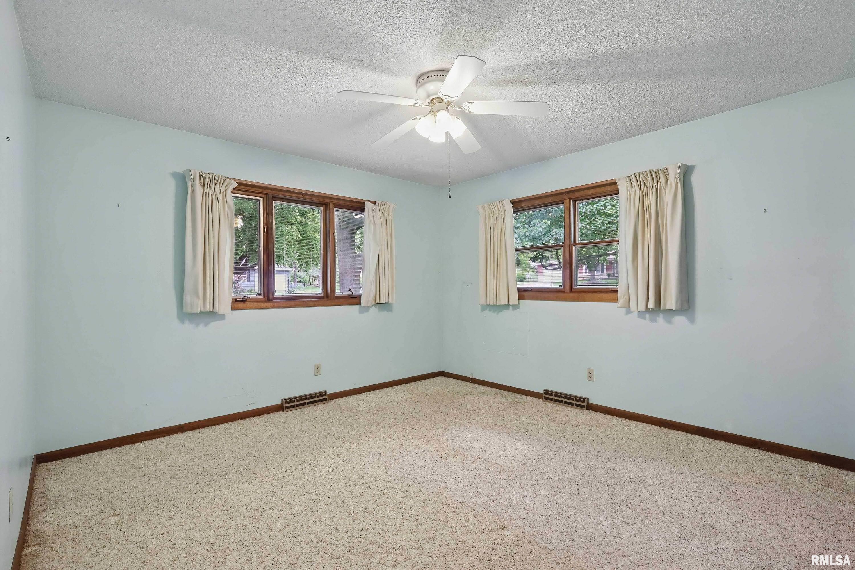 3816 Woodland Court, Davenport, Iowa image 17