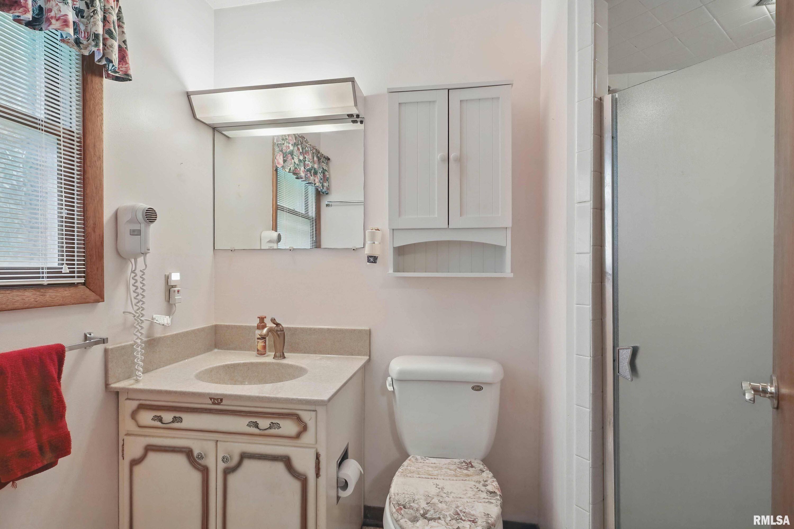 3816 Woodland Court, Davenport, Iowa image 16