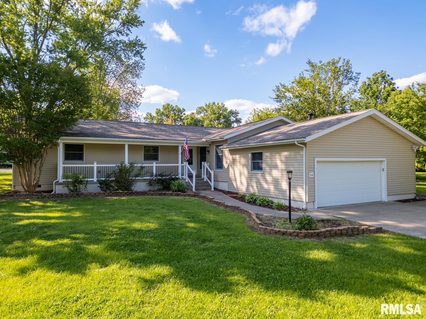 1004 Mockingbird Lane, Carterville, Illinois image 1
