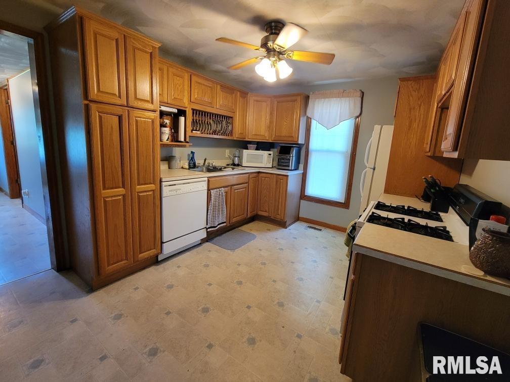 405 N Monroe Street, Nokomis, Illinois image 10