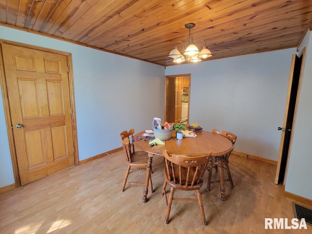 405 N Monroe Street, Nokomis, Illinois image 8